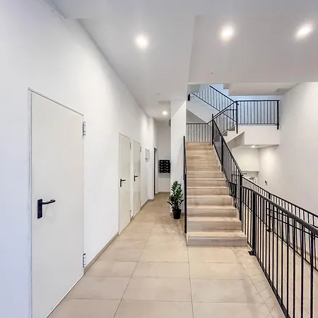 3br Oceanview Luxury Penthouse & Terrace Apartment *