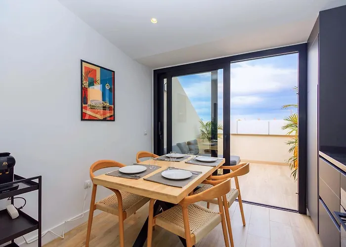 3br Portview Luxury Penthouse & Terrace Апартаменти *